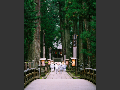 奥の院